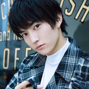 本渡楓がかわいい プロフィールや出演作 私服や彼氏の噂に迫る Moely アニメや声優 2 5次元俳優のニュースをお届け