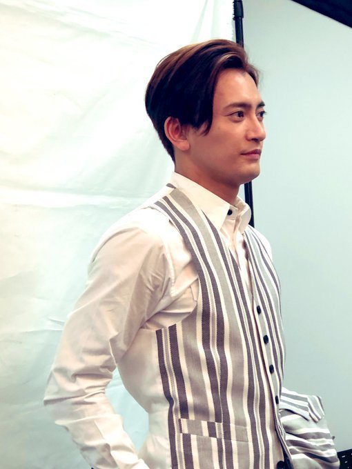 中河内雅貴の嫁は元宝塚 出身校や出演した作品5つもご紹介します Moely アニメや声優 2 5次元俳優のニュースをお届け