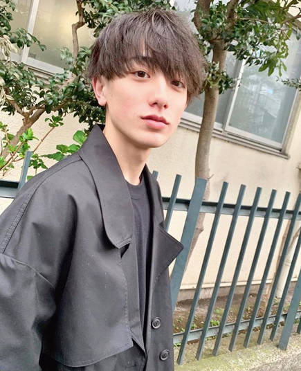 刀剣乱舞 出演で話題の小西詠斗 出身校や家族 熱愛彼女の噂は Moely アニメや声優 2 5次元俳優のニュースをお届け 刀剣乱舞 出演で話題の小西詠斗 出身校や家族 熱愛彼女の噂は Moely アニメや声優 2 5次元俳優のニュースをお届け